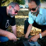 Junto al Dr. Arturo J.P. Granged, tomando muestras de suelo en el Parque Nacional de Doñana (Huelva).