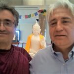 En Valencia, con el presidente de la Fundación Lumbini, presentando el proyecto budista cacereño.
