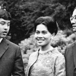 Bhumibol y su familia, durante una visita a Gran Bretaña (1966).